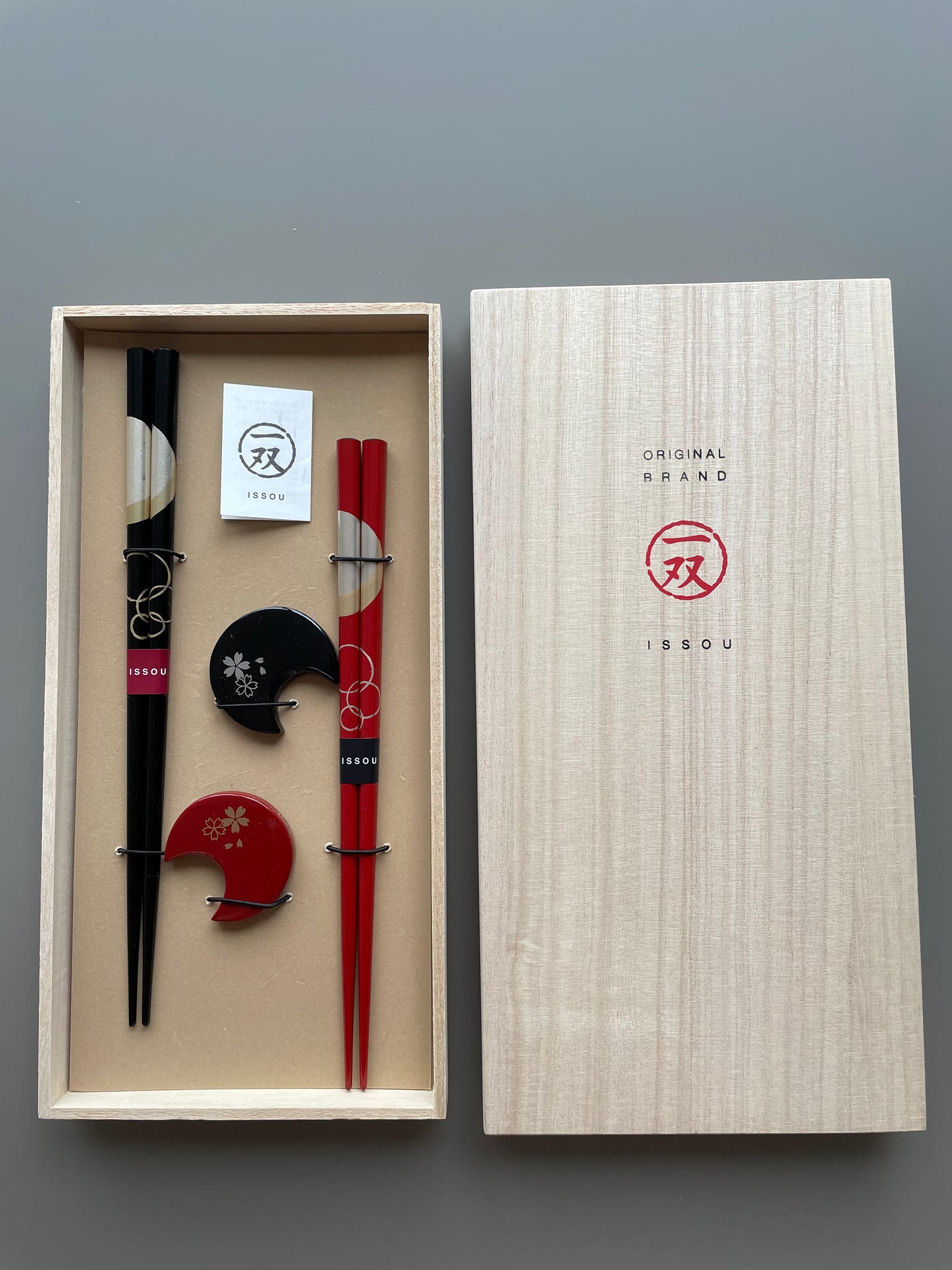 Issou Chopsticks Set