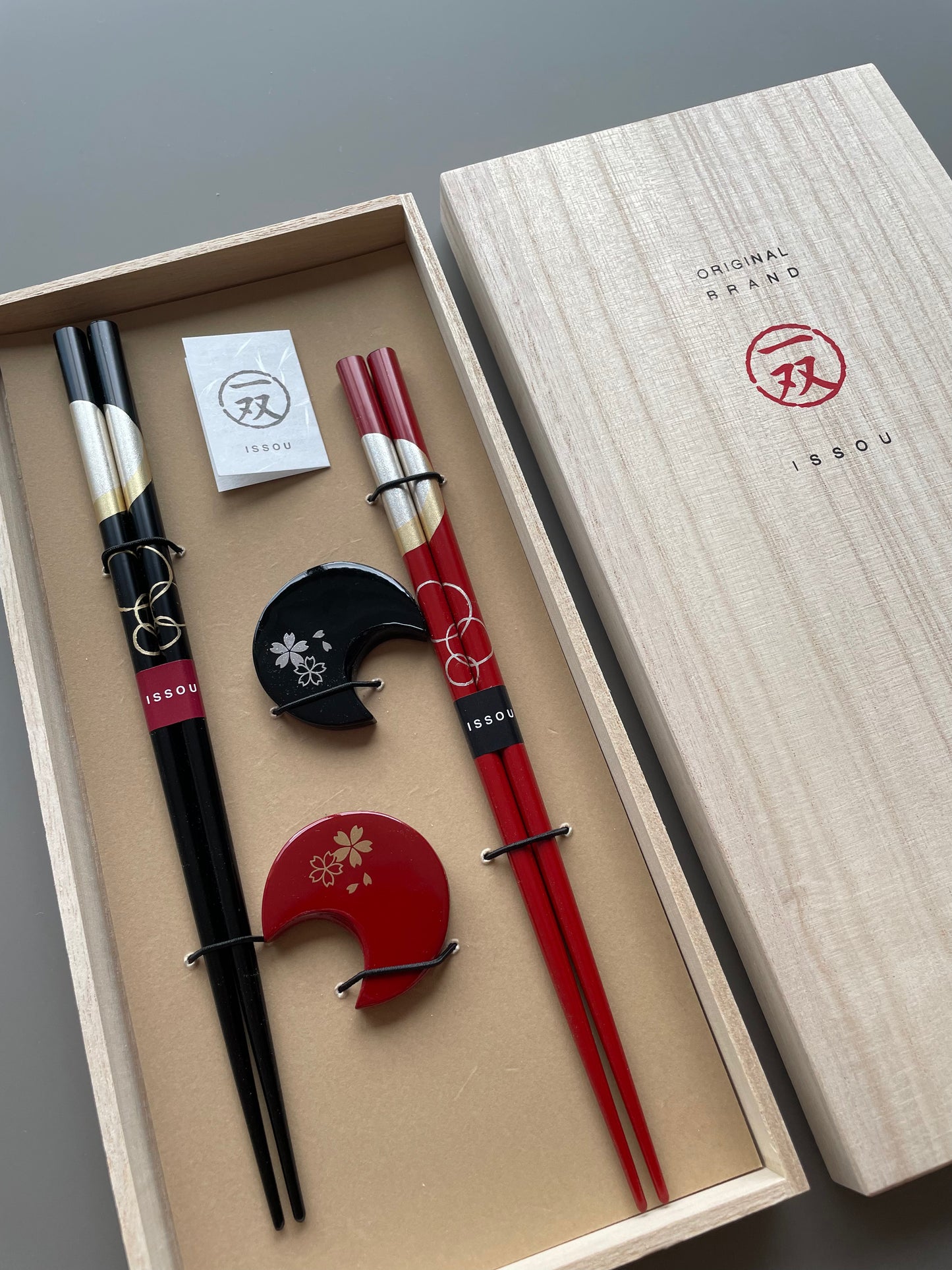 Issou Chopsticks Set