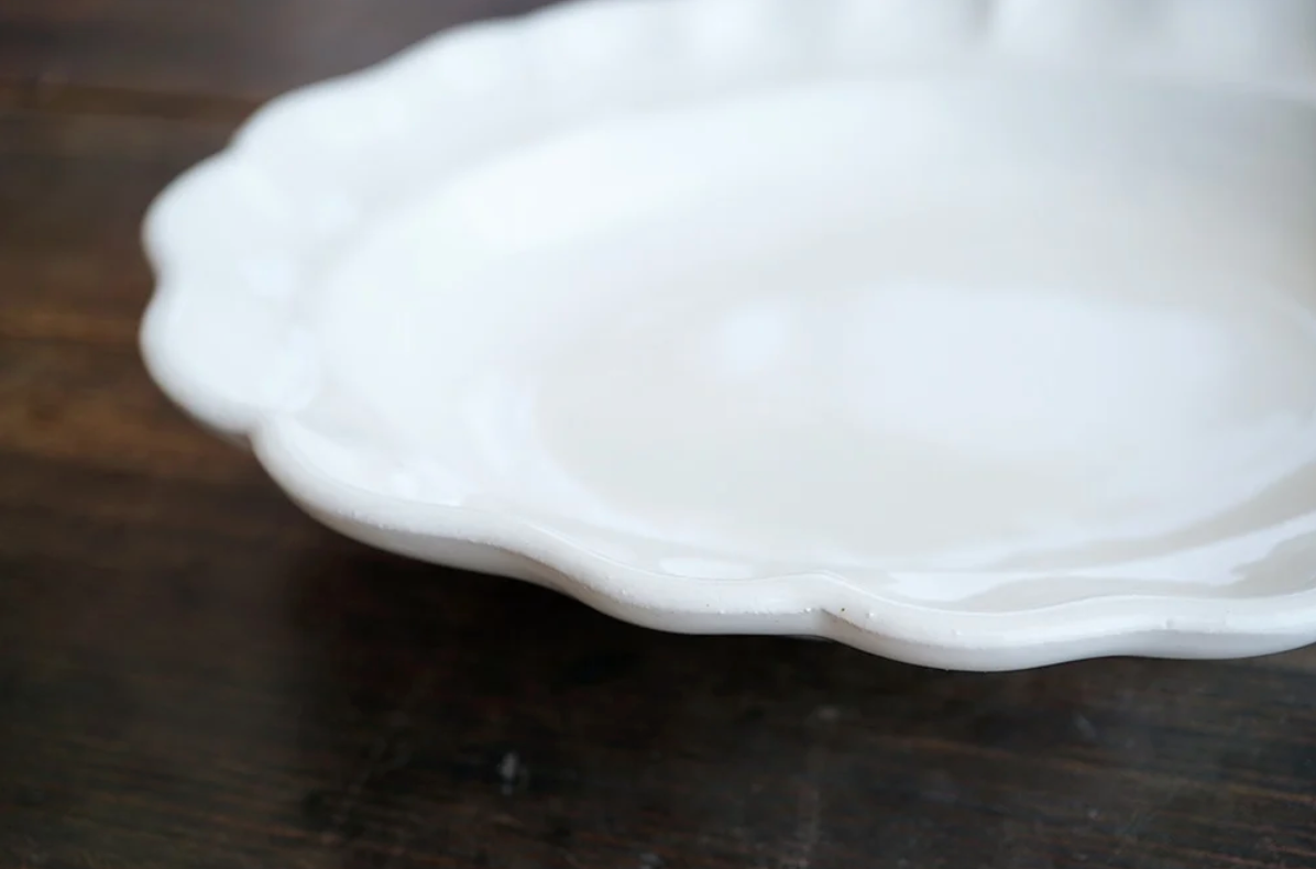 Yoshizawa White Oval Plate