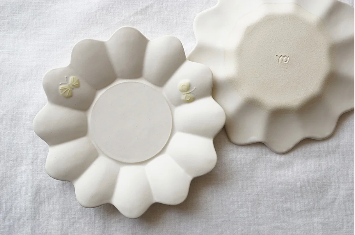 Yoshizawa Daisy and Butterfly Plate