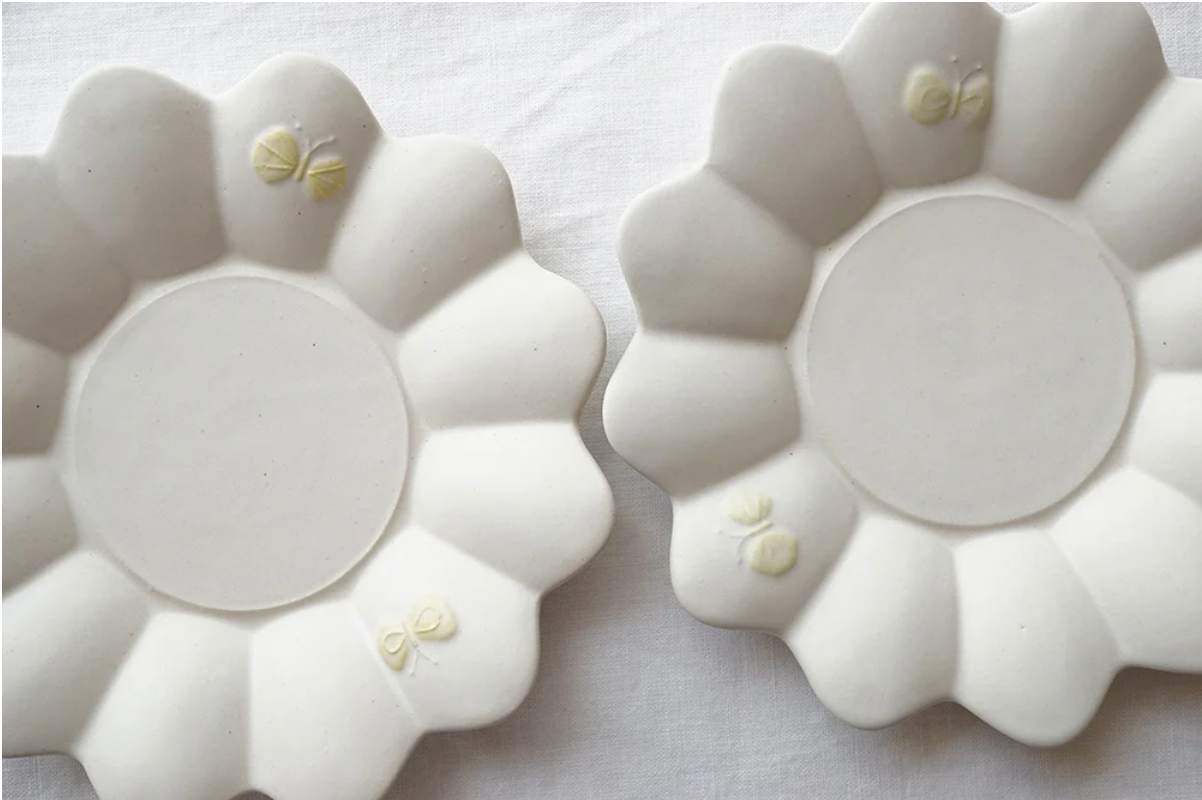 Yoshizawa Daisy and Butterfly Plate