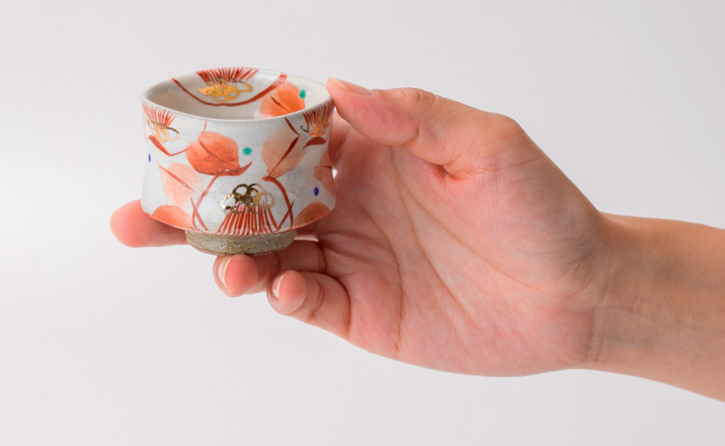 Red Sake cup  赤絵椿 虚空藏窑