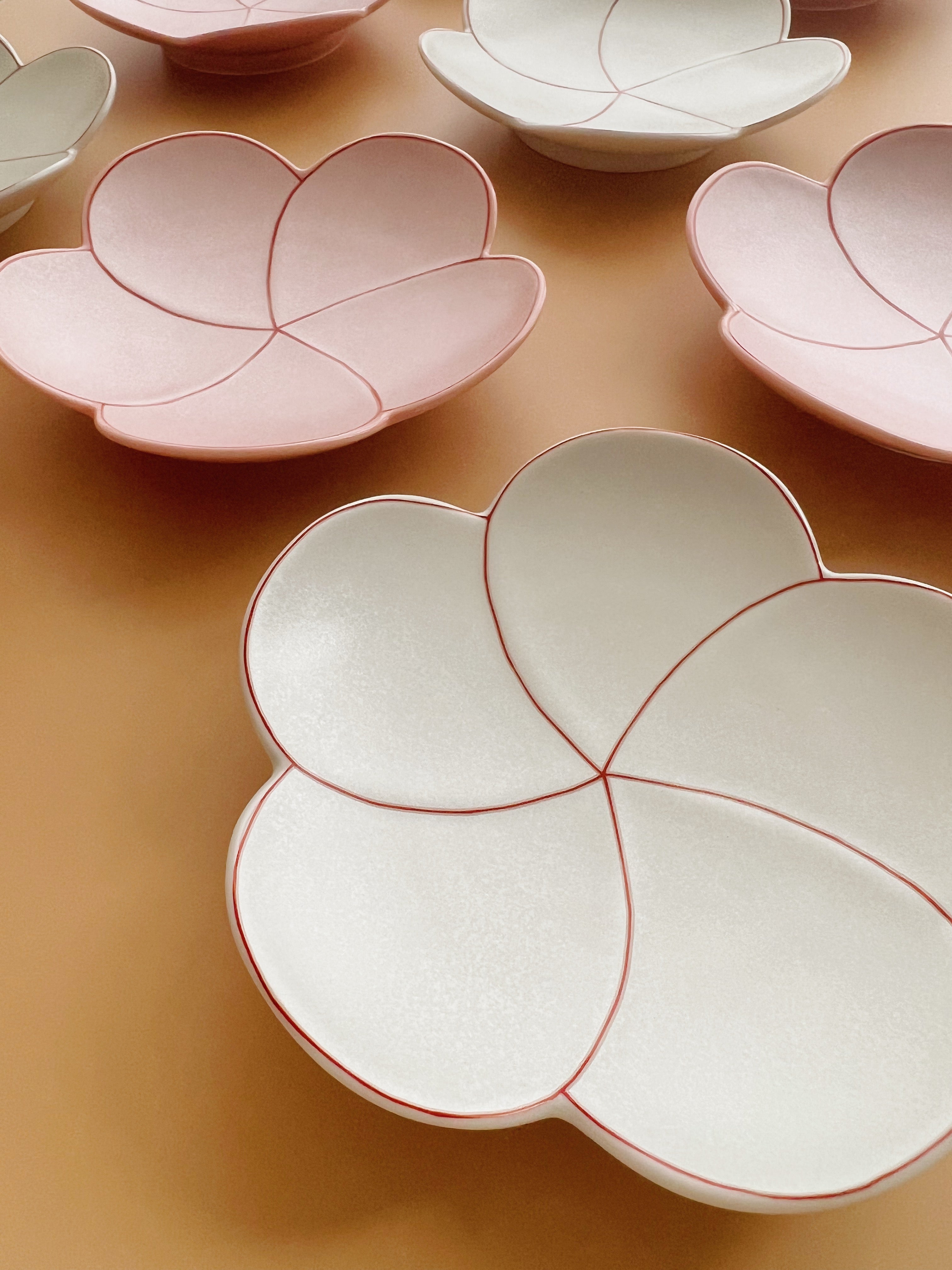 Pink Flower Shaped Side Plate 梅形皿