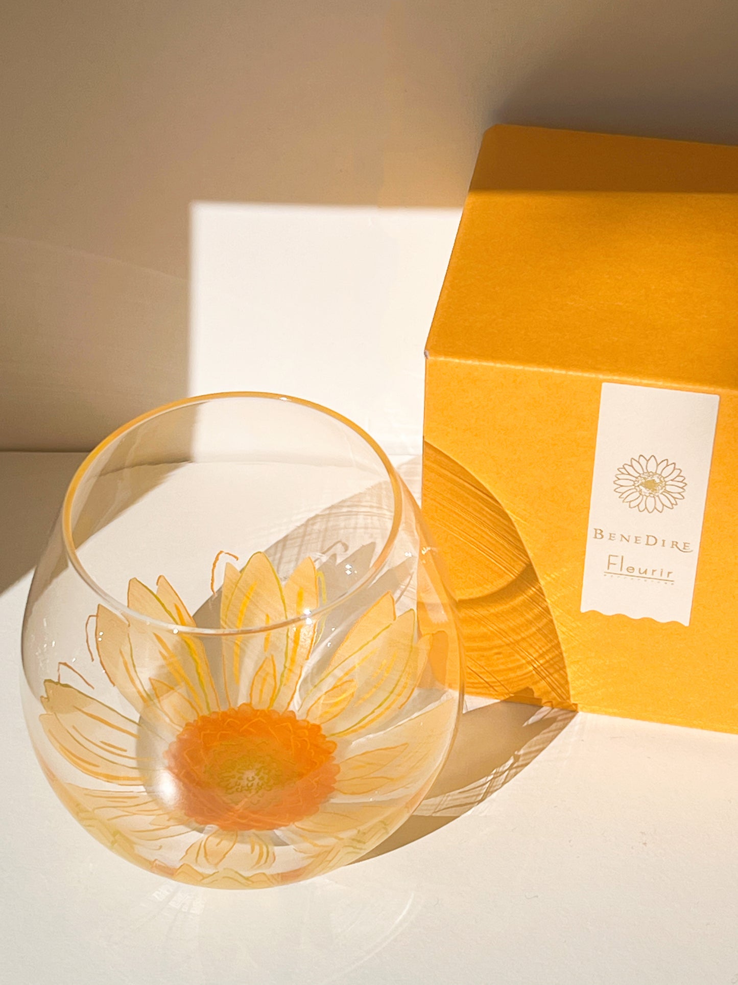 Toyo-sasaki Fleurir Flower Water Glass (rounded bottom)