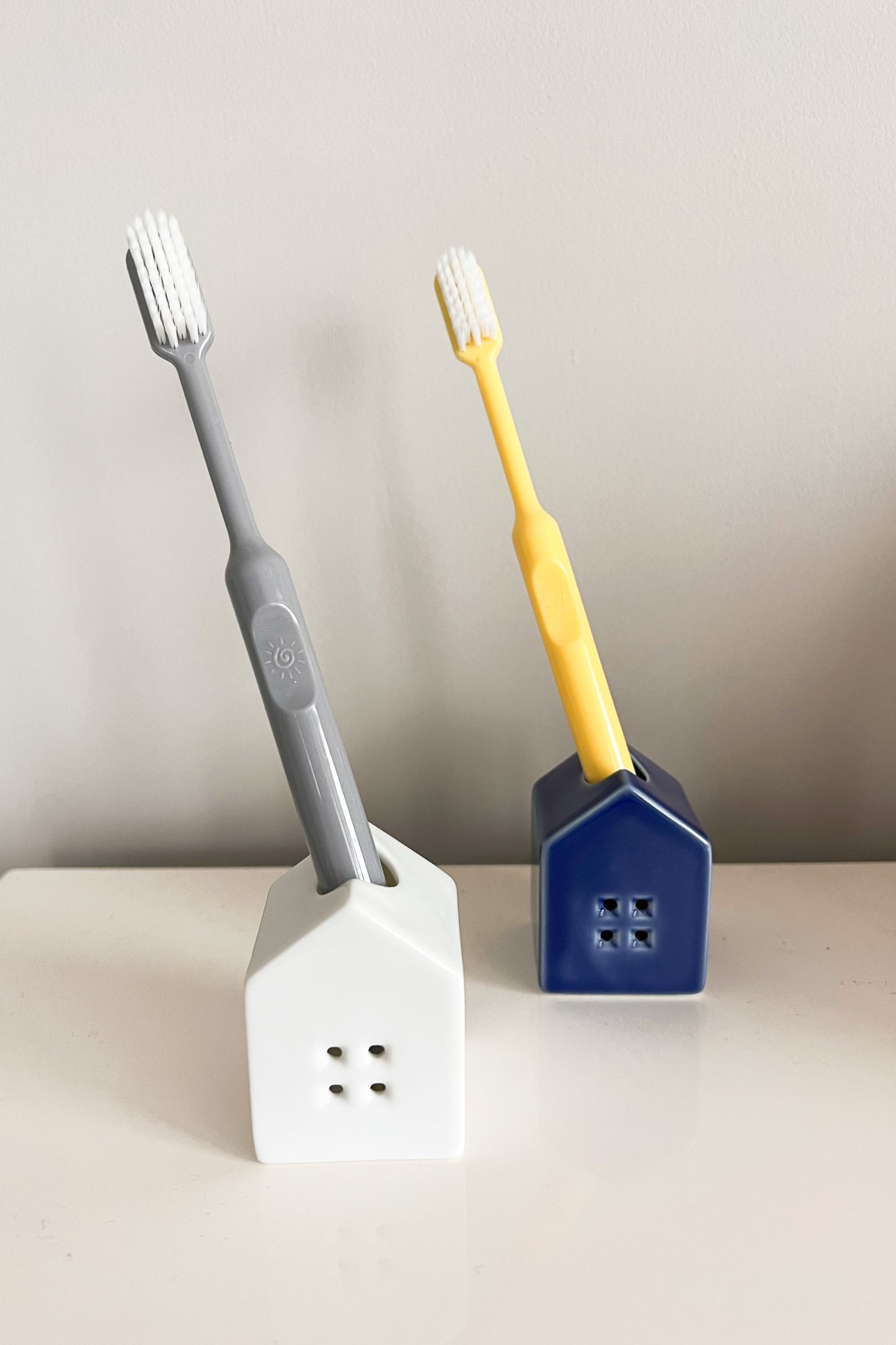 Potpurri Hus Toothbrush stand